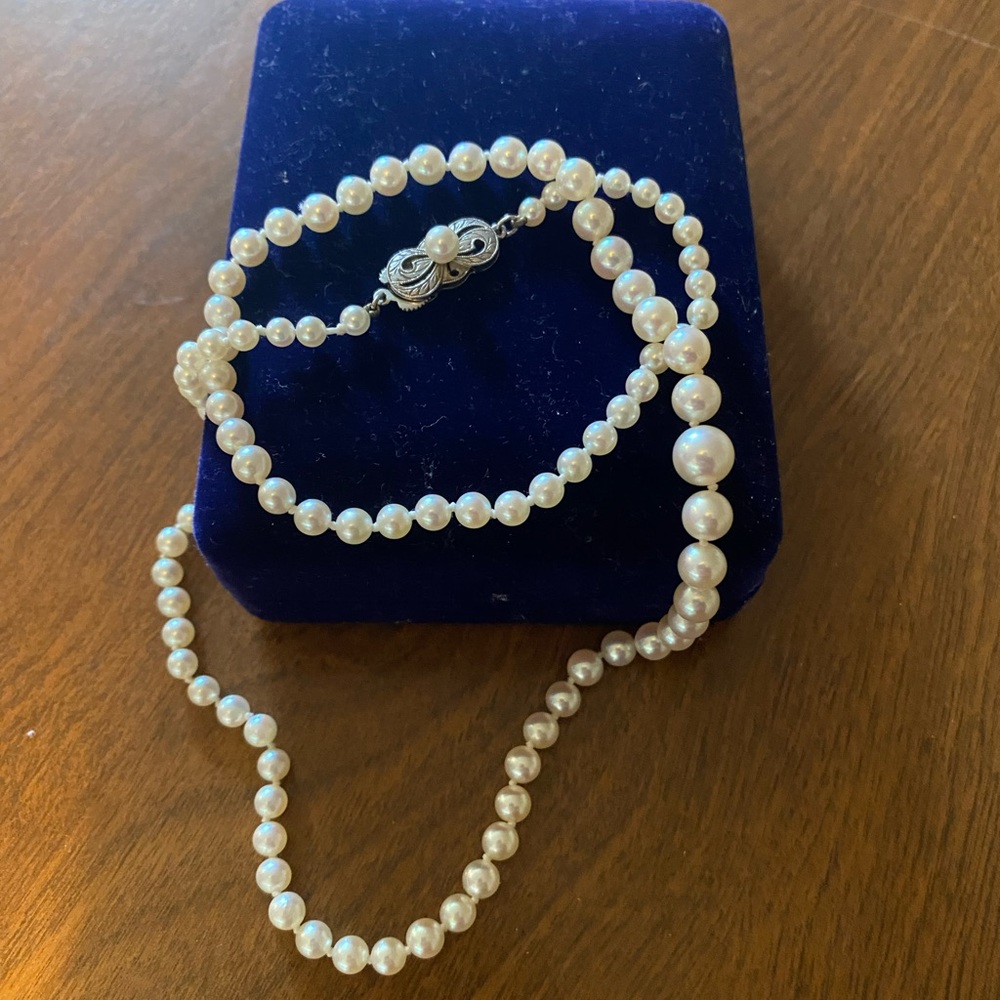 Stunning timeless Mikimoto sterling silver graduated 20” pearl necklace - Picture 1 of 7